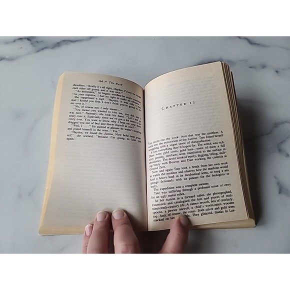 The Reef by Nora Roberts Soft cover - Picture 7 of 10